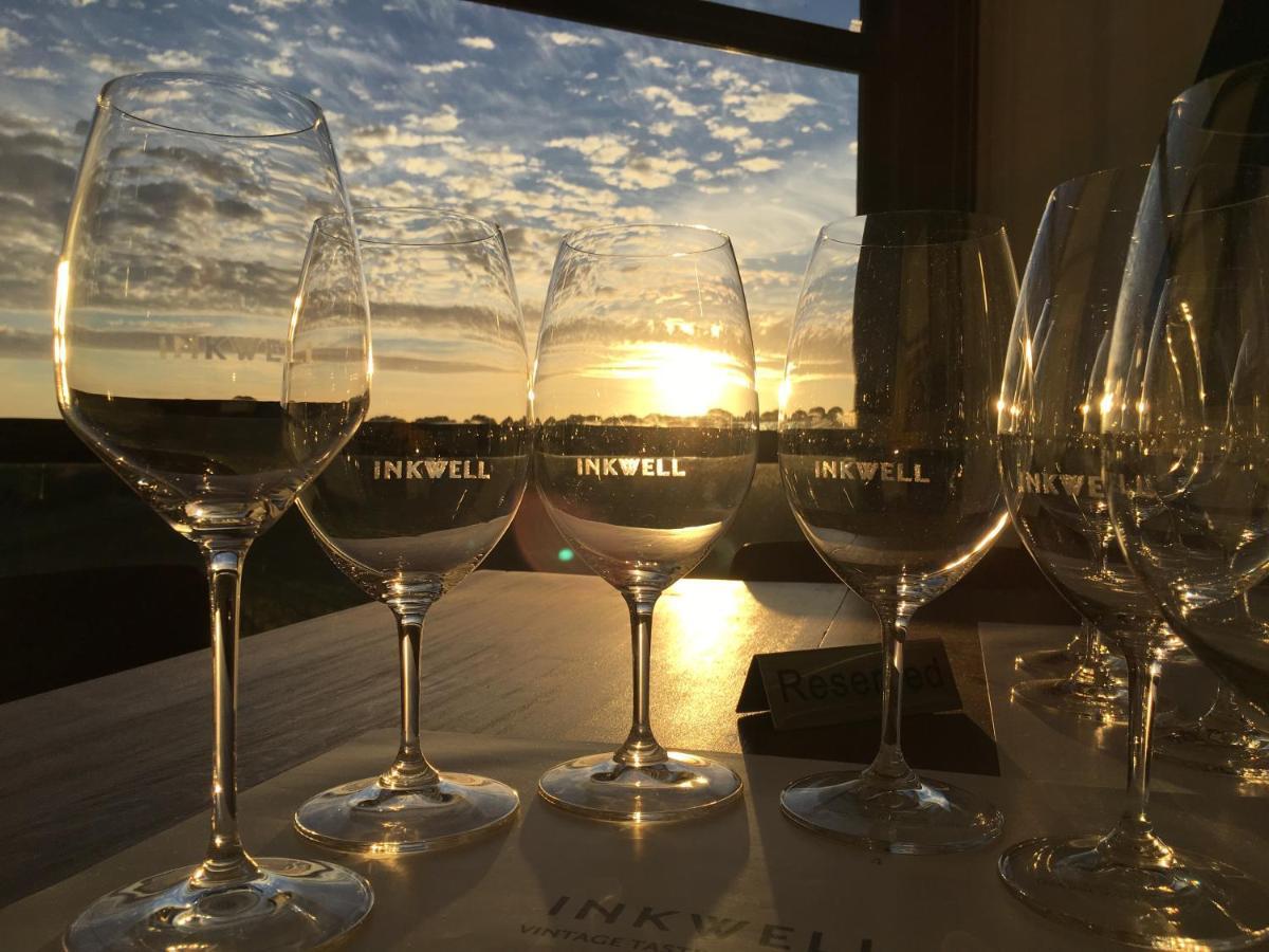 Hotel California Road At Inkwell Wines Mclaren Vale Exteriör bild
