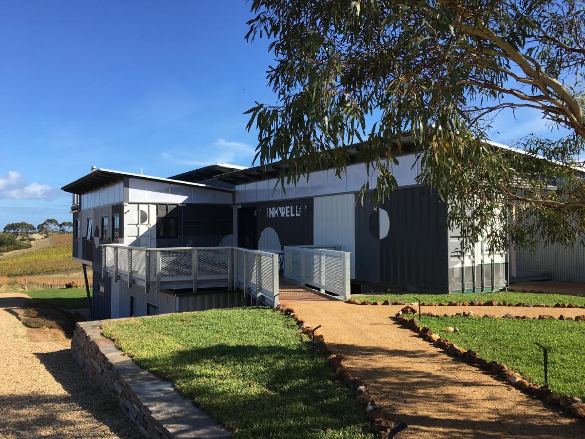 Hotel California Road At Inkwell Wines Mclaren Vale Exteriör bild