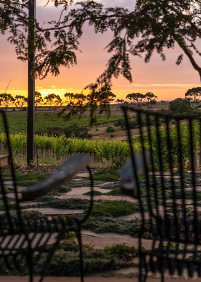 Hotel California Road At Inkwell Wines Mclaren Vale Exteriör bild